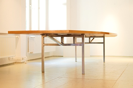 Tisch_02 425x283.jpg